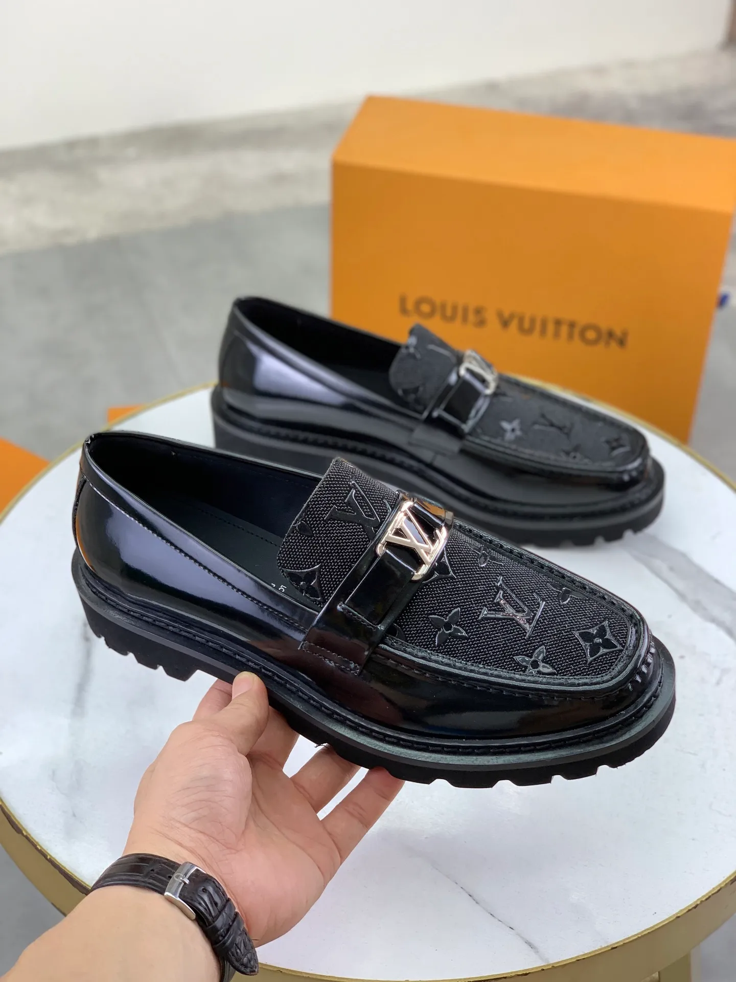 Factory price P820 💎💎💎LOUIS VUITTON [Louis Vuitton] - LV men's business casual leather shoes, luxurious and noble 👞All imported original cowhide, just to create a more comfortable wearing experience, upper: original high-end calfskin ➕Imported soft cowhide lining, original lightweight foam outsole ✔️ Color: 6️⃣colors available Size: 39-44 (38.45 46 can be customized (non-returnable)